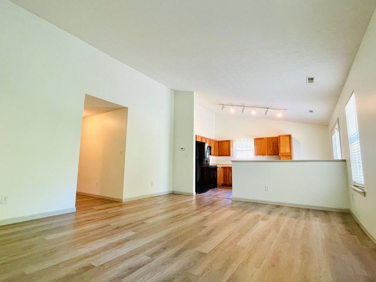 5402 N Alyssa Dr - Photo 3 of 21