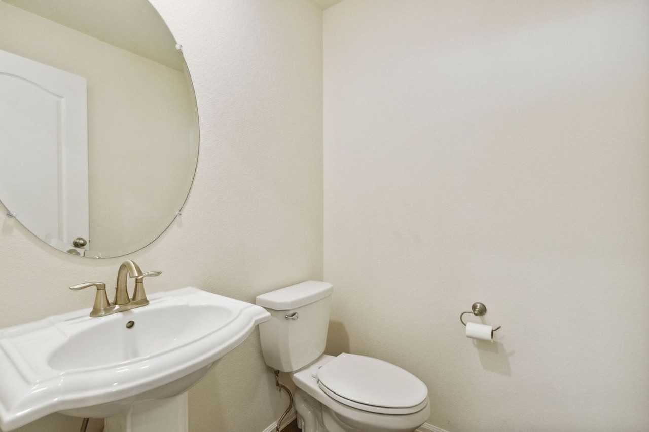 328 Zeppelin Way - Photo 5 of 24