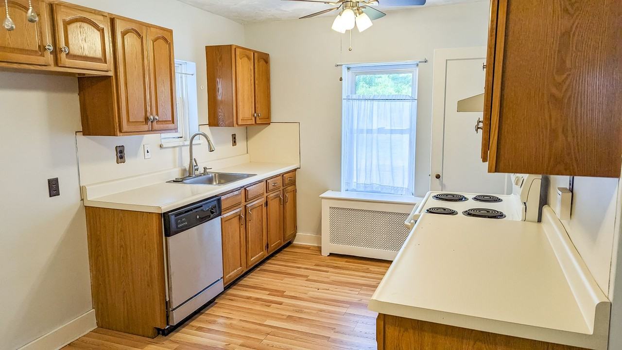 1 Dresden Ct - Photo 4 of 20