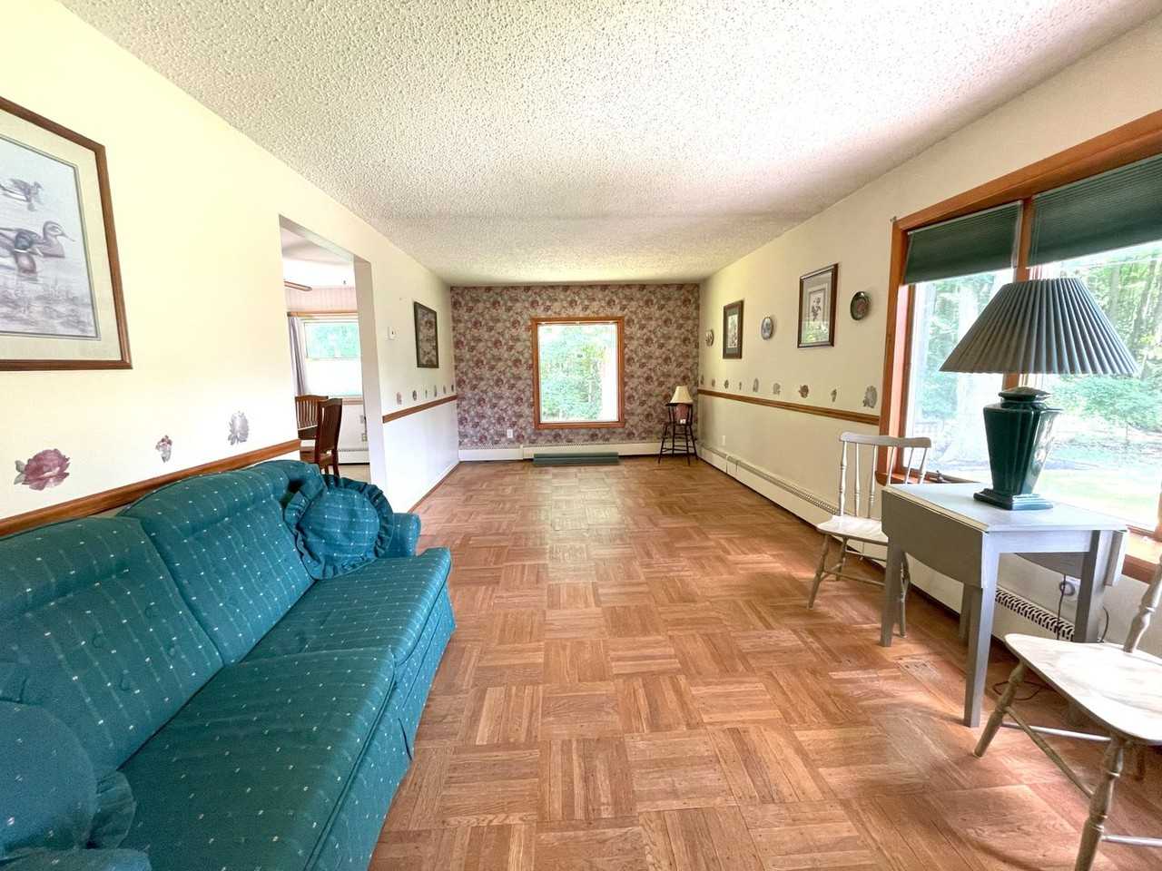 5 Windsor Rd - Photo 3 of 30