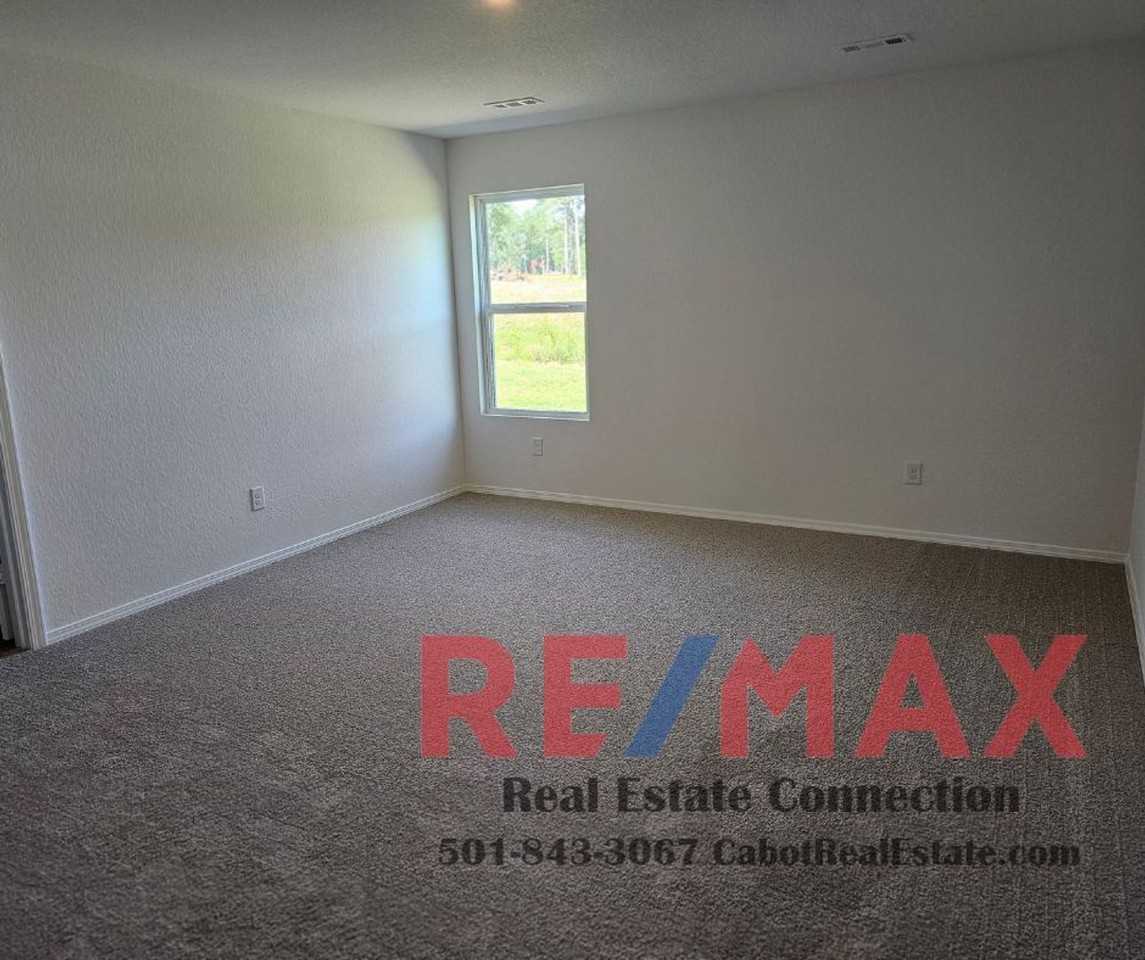 60 Leruss Blvd - Photo 4 of 9