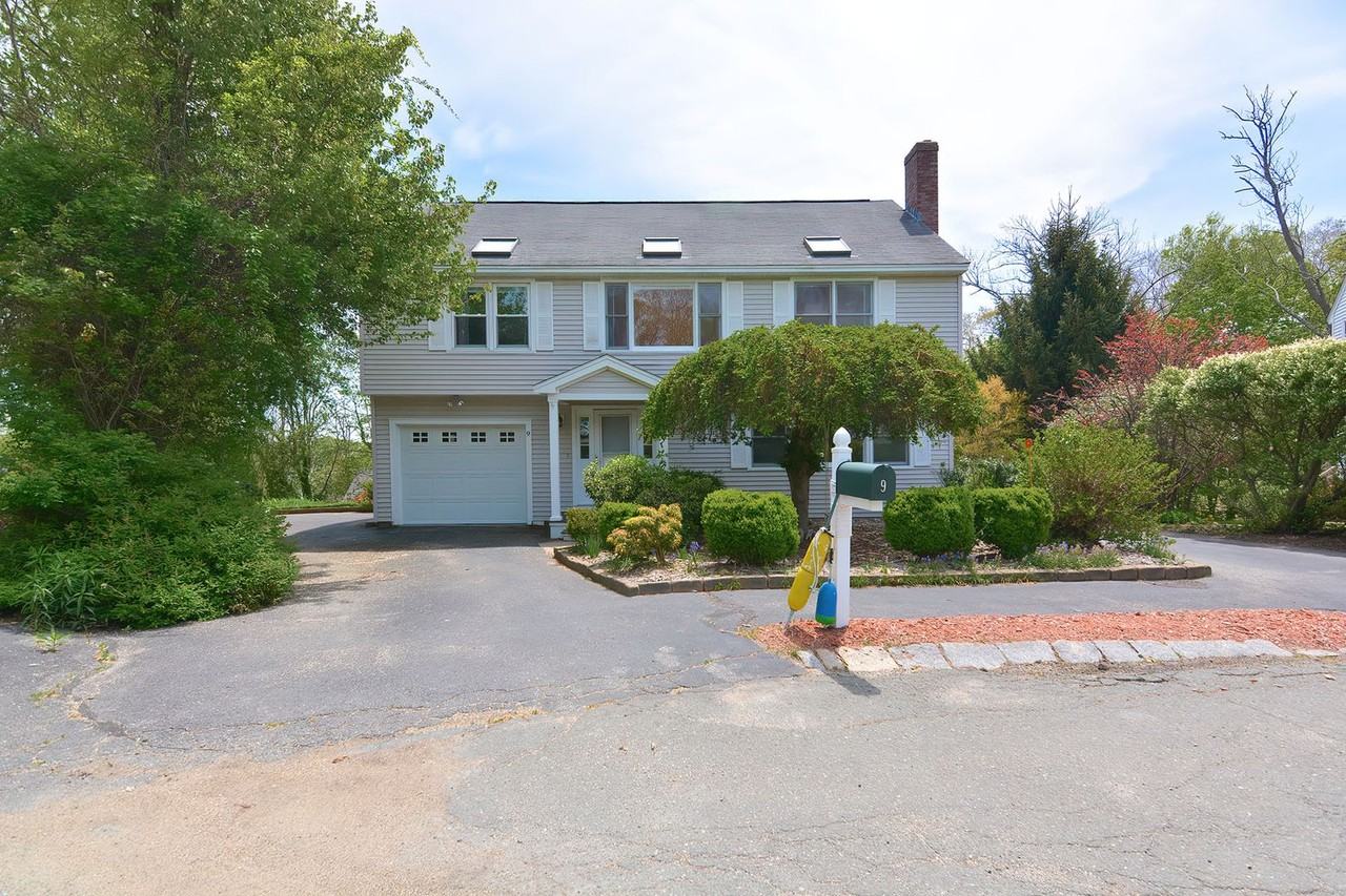 9 Twin Light Cir - Photo 3 of 47