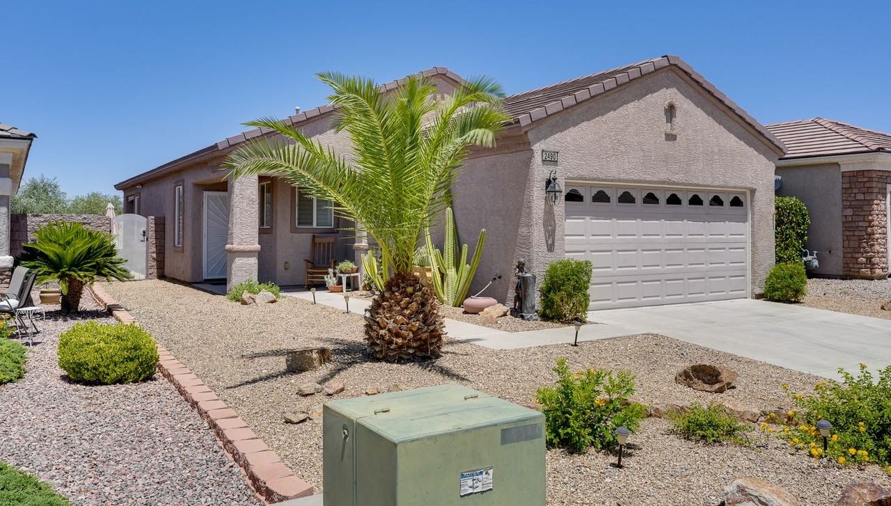 2490 Evening Twilight Ave - Photo 2 of 33