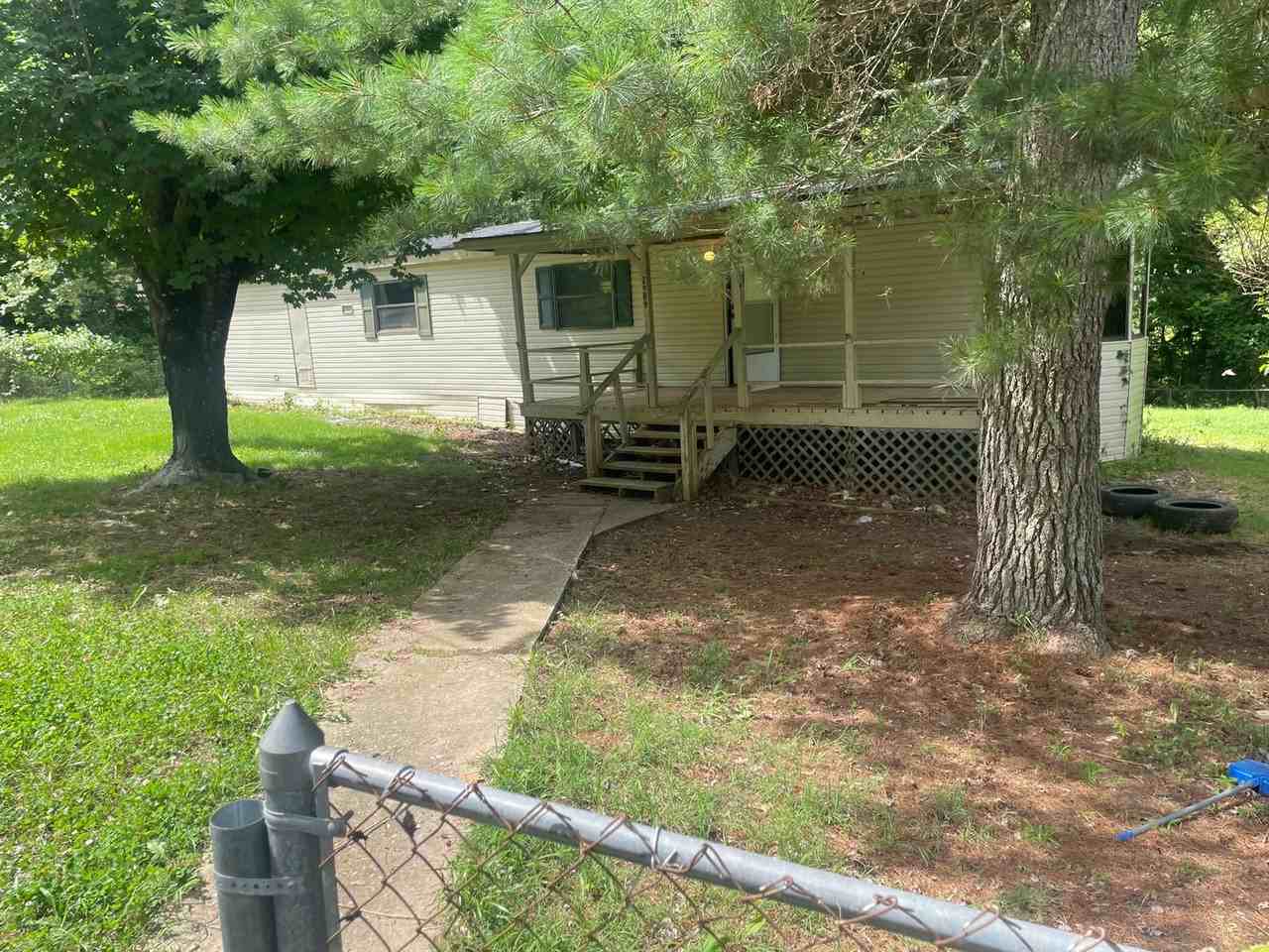 20895 Lakeshore Dr - Photo 2 of 13