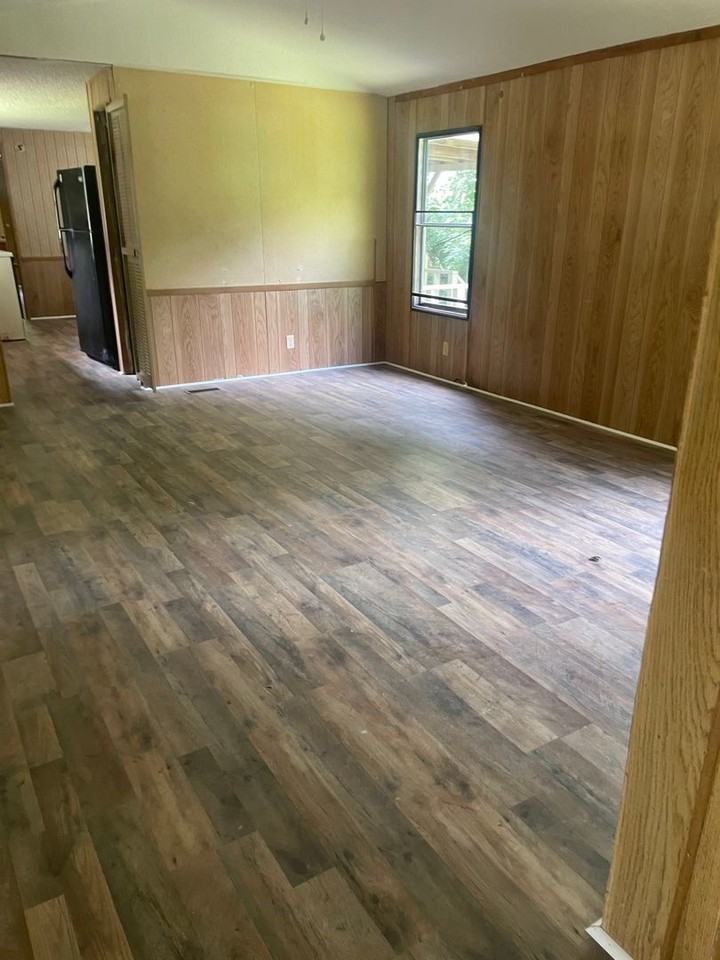 20895 Lakeshore Dr - Photo 3 of 13