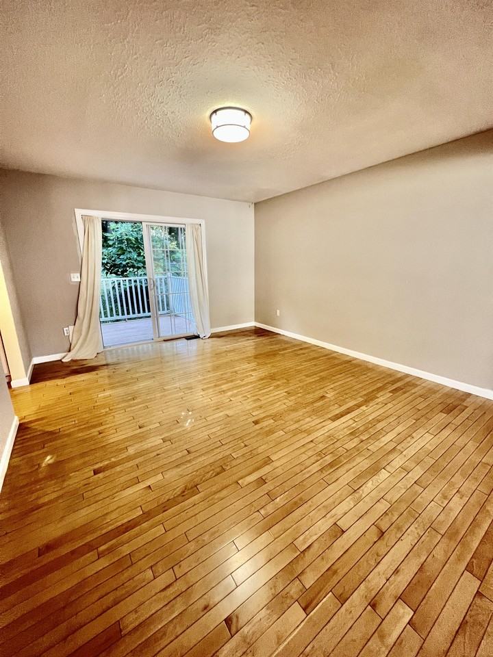 229 Palisades Dr #1 - Photo 7 of 44