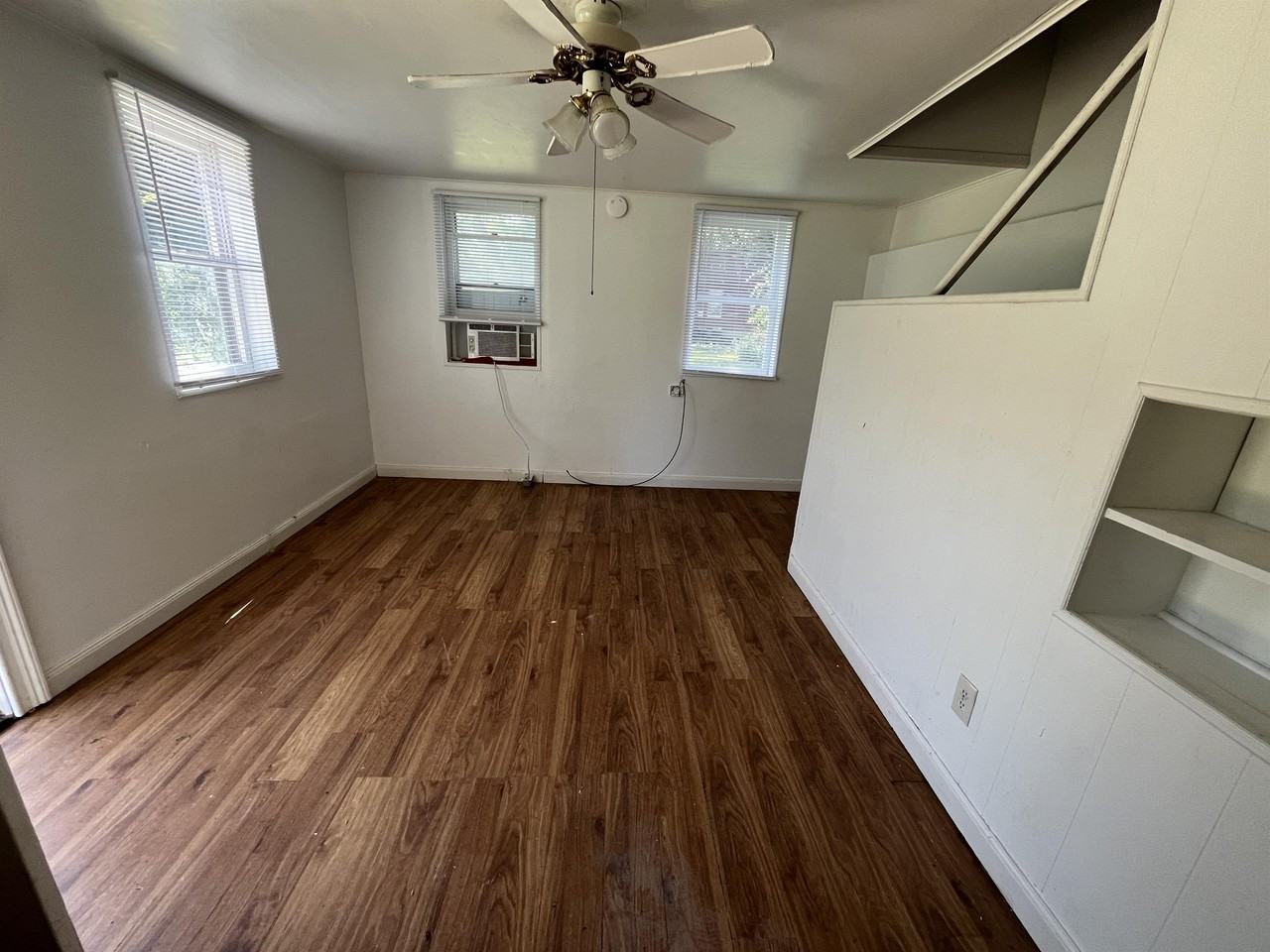 300 Zoll St #B - Photo 5 of 11