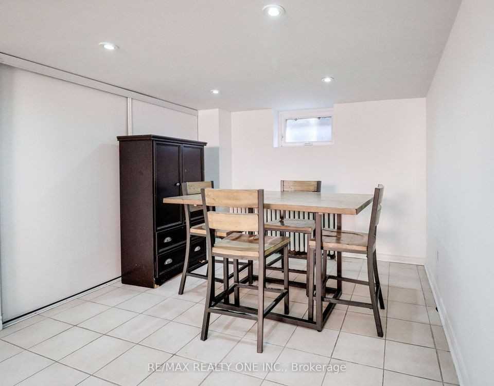 904 Avenue Road - Photo 3 of 8