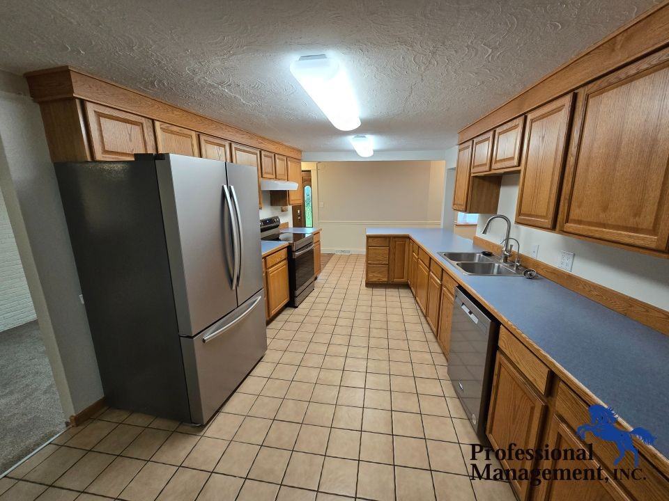 3769 Heritage Dr - Photo 4 of 11