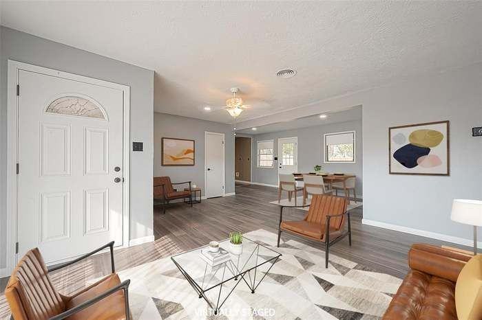 1011 Marleen St - Photo 2 of 5