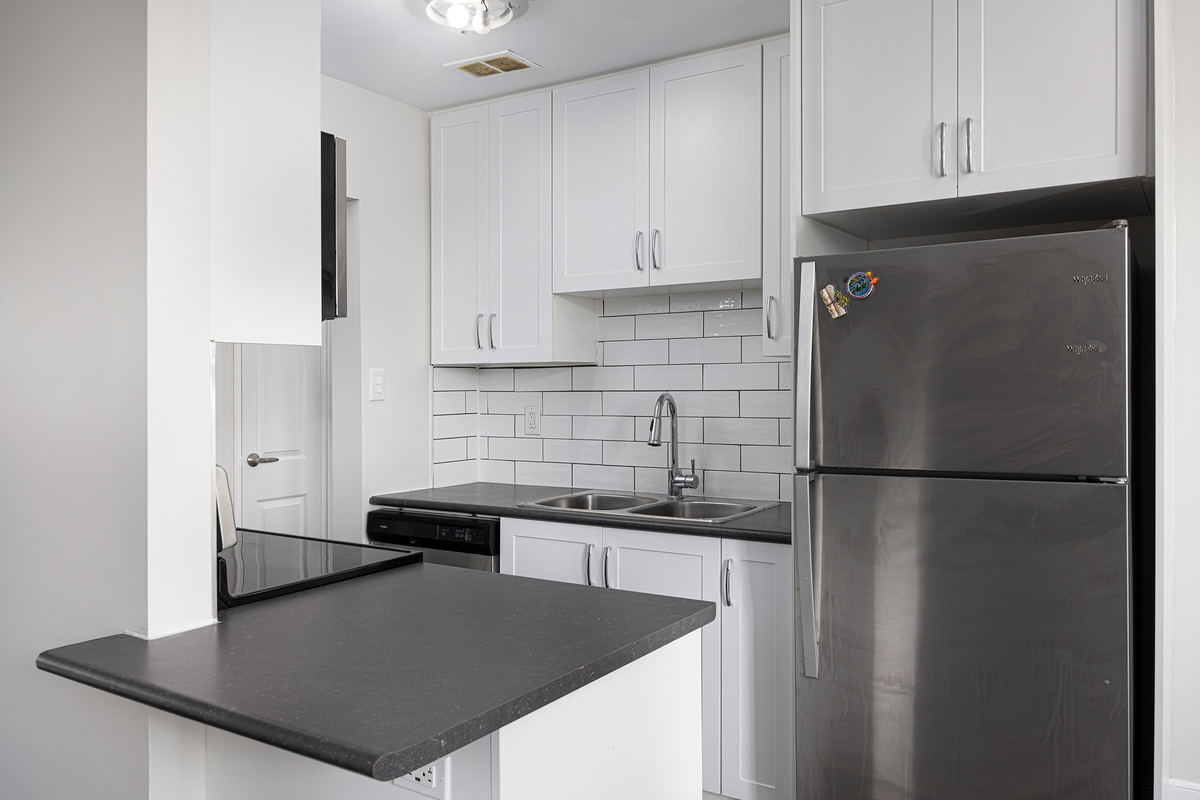 3888 Bathurst Street - Photo 3 of 15