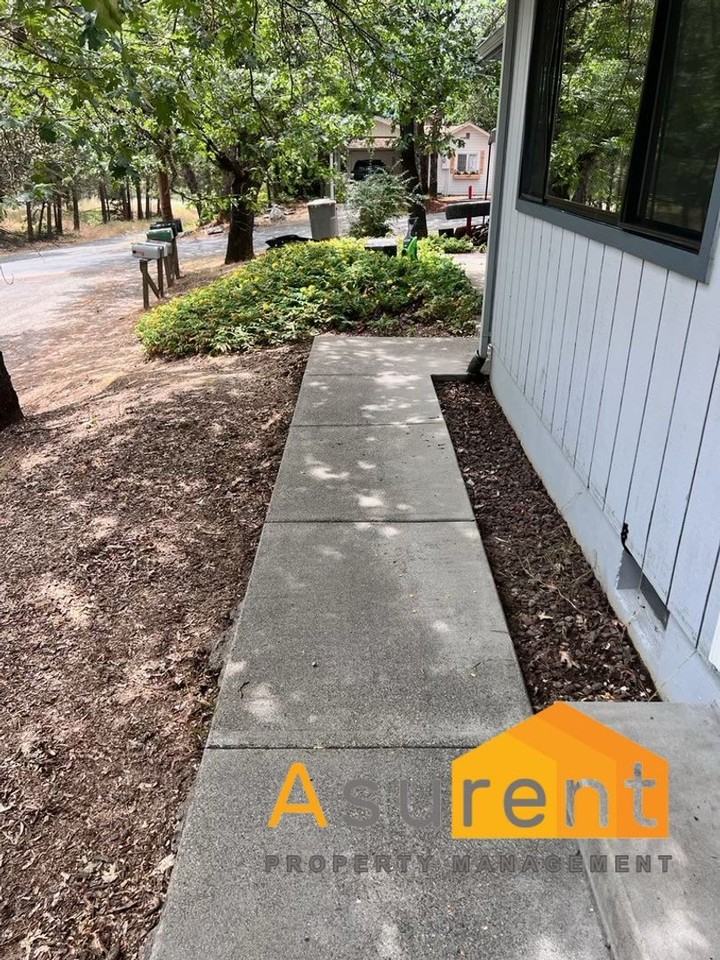 1102 Nw E St - Photo 5 of 19