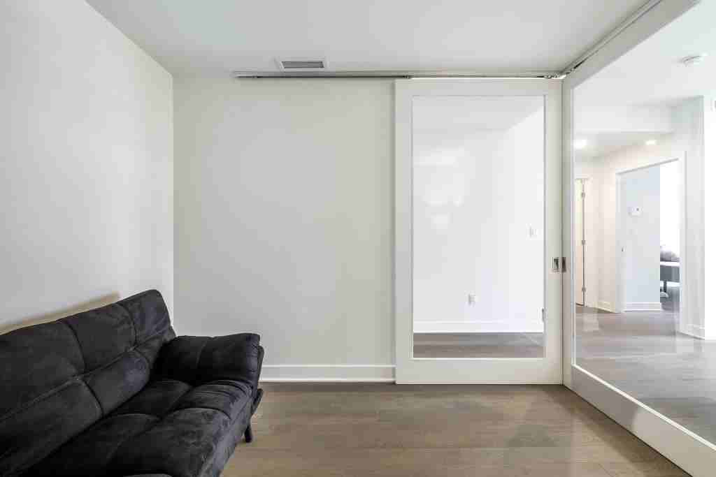 505 Rue Saint-Jacques #505 - Photo 3 of 30