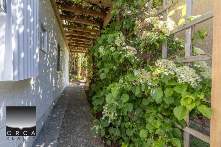 815 Ioco Rd - Photo 2 of 34