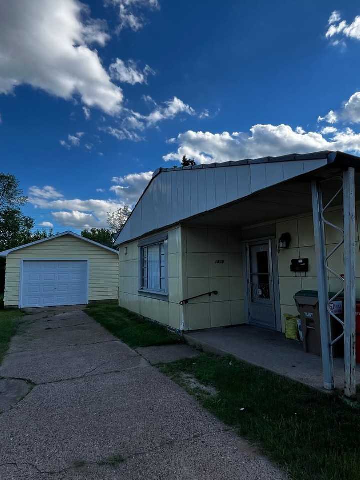 1819 Lyndale Ave - Photo 2 of 11
