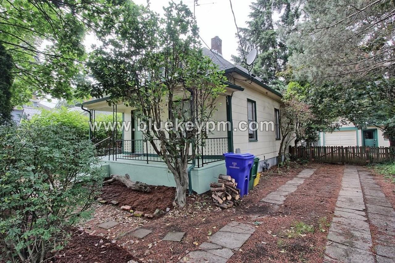 6131 Ne Vera St - Photo 3 of 17