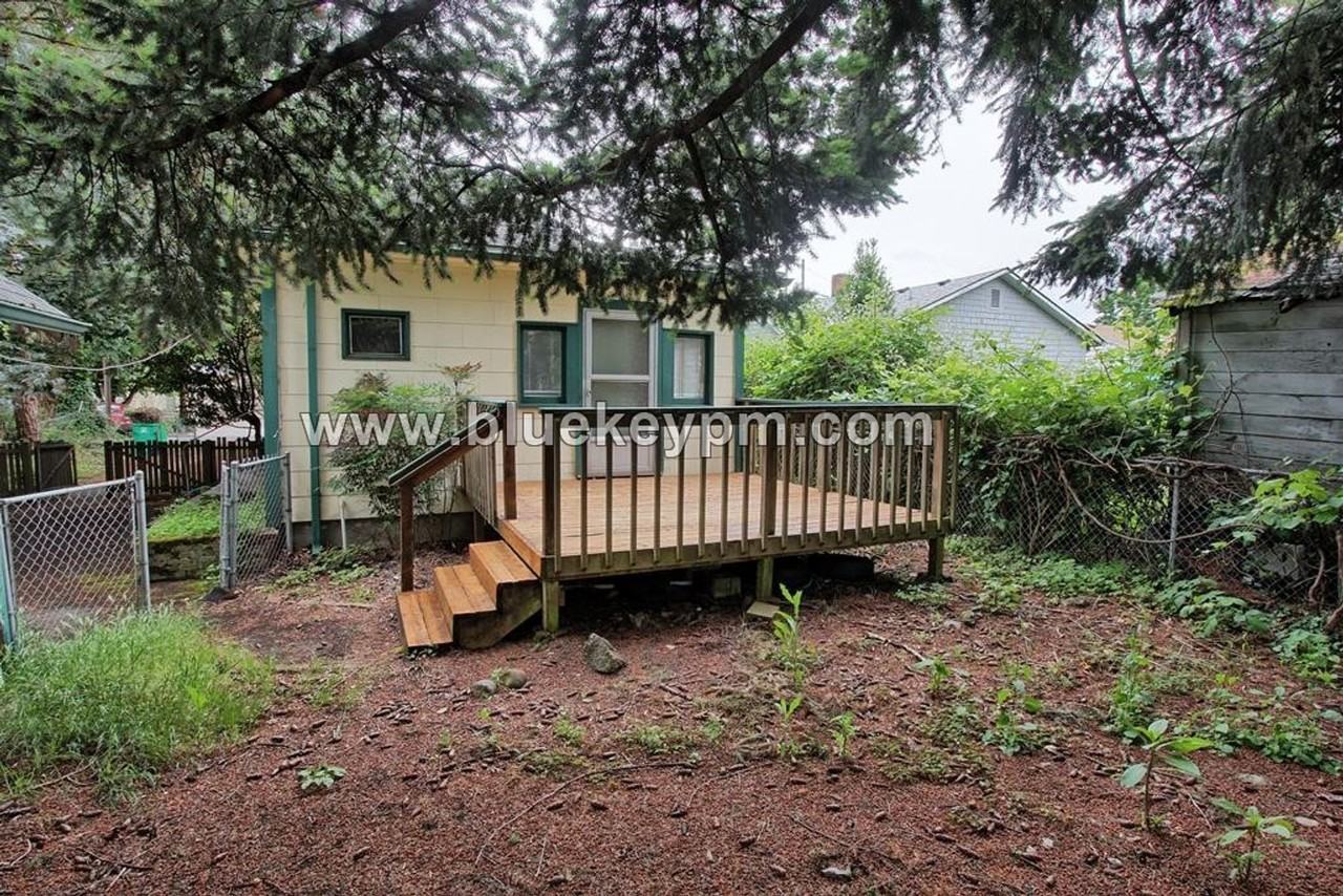6131 Ne Vera St - Photo 4 of 17
