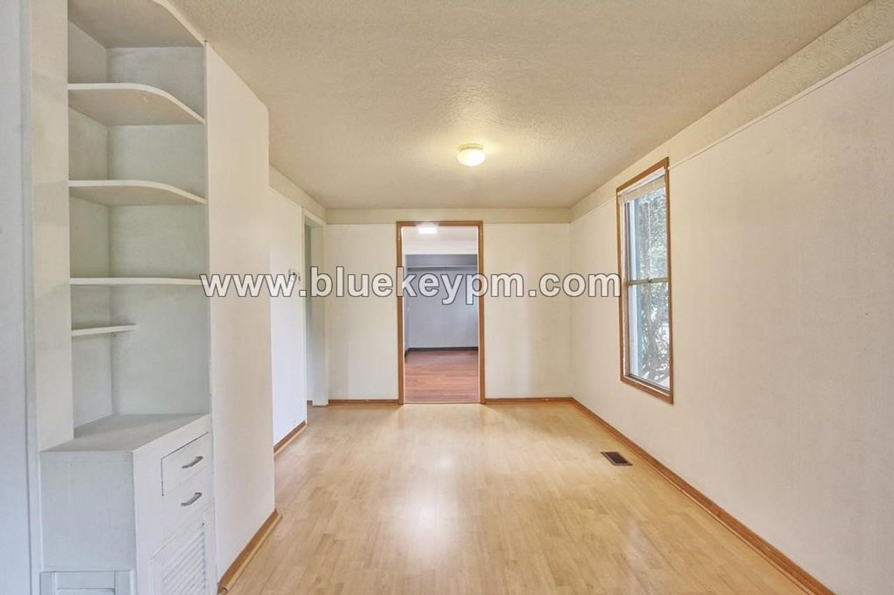 6131 Ne Vera St - Photo 6 of 17