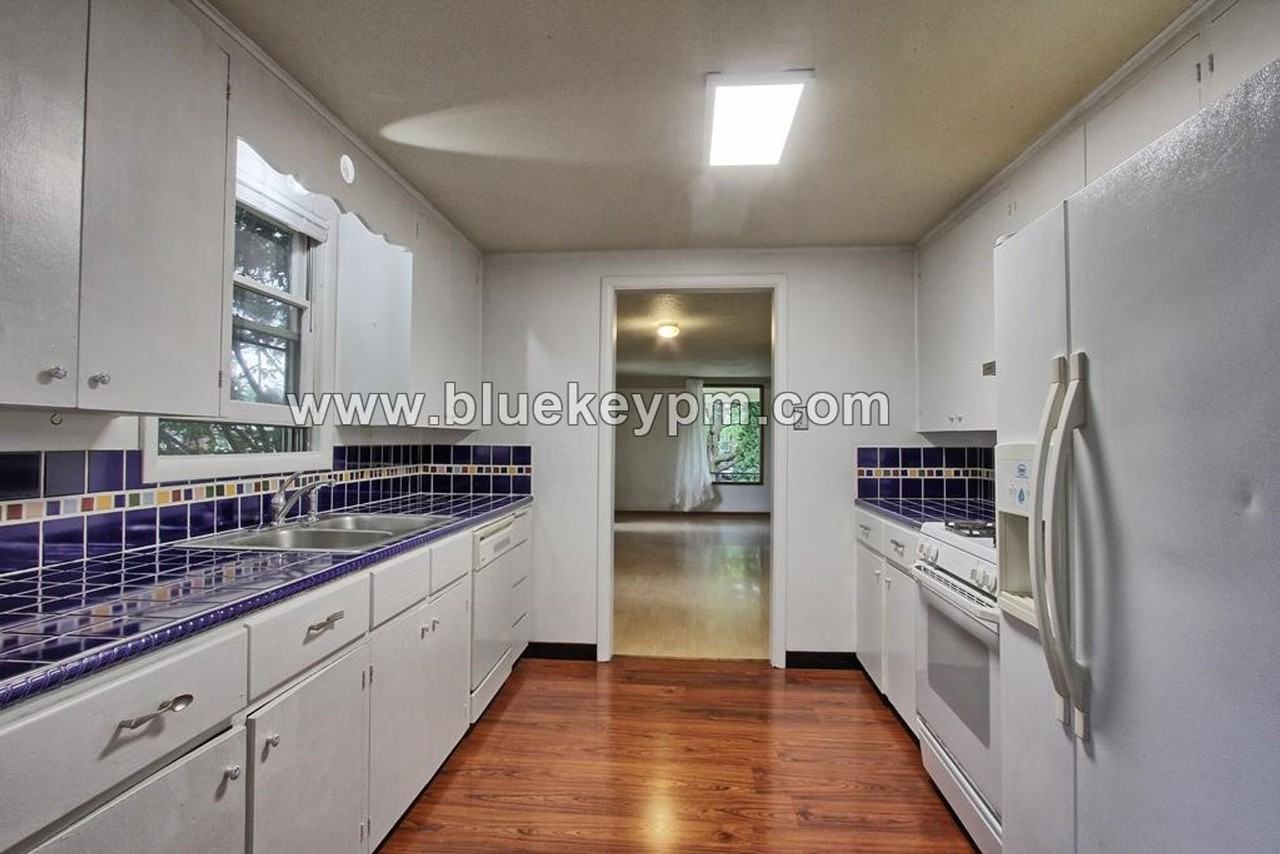 6131 Ne Vera St - Photo 7 of 17