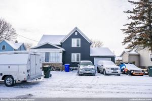 featured image of 211 Oak St