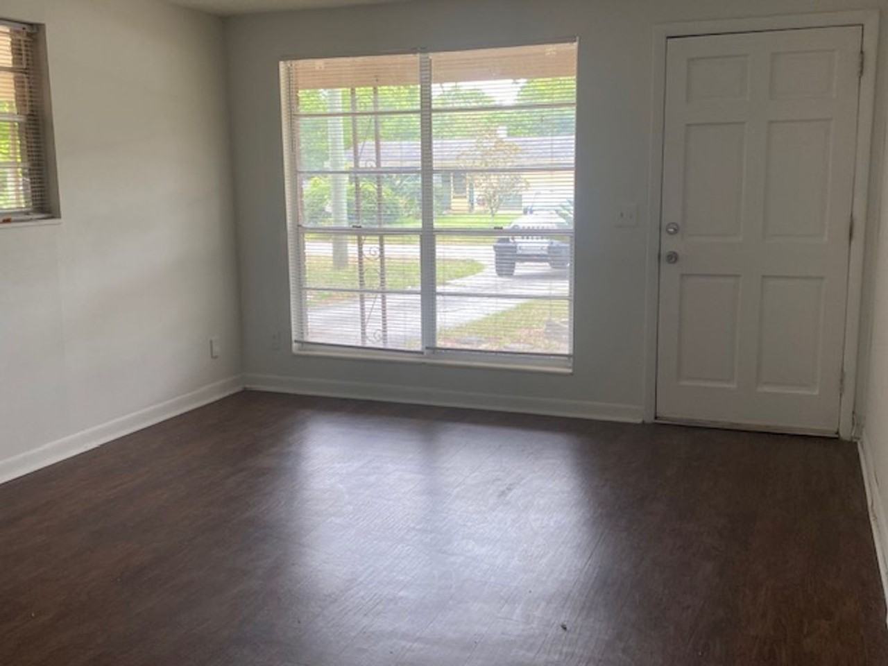 4305 Anson Dr - Photo 4 of 9