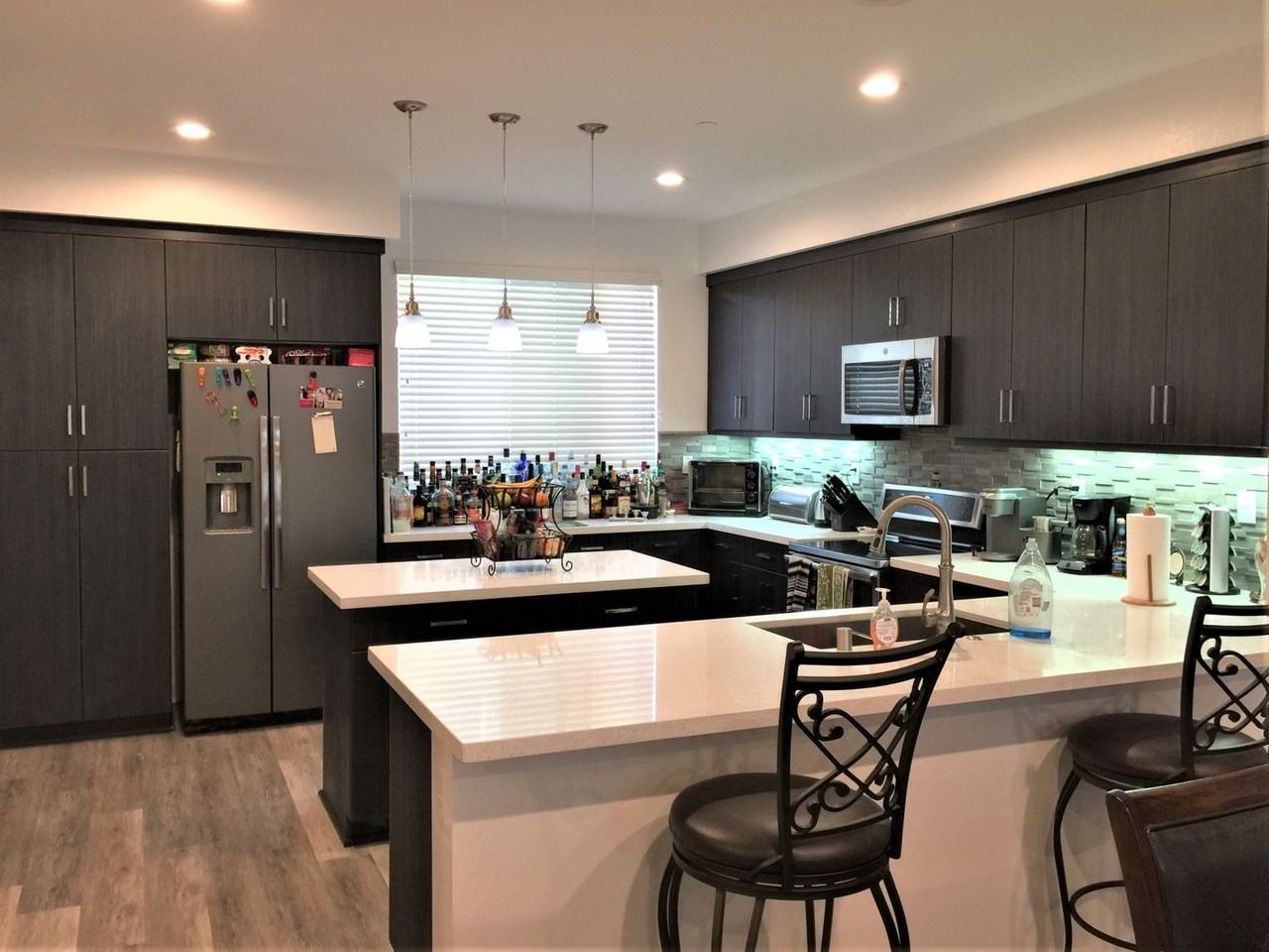 752 Shoreline Rd - Photo 5 of 27