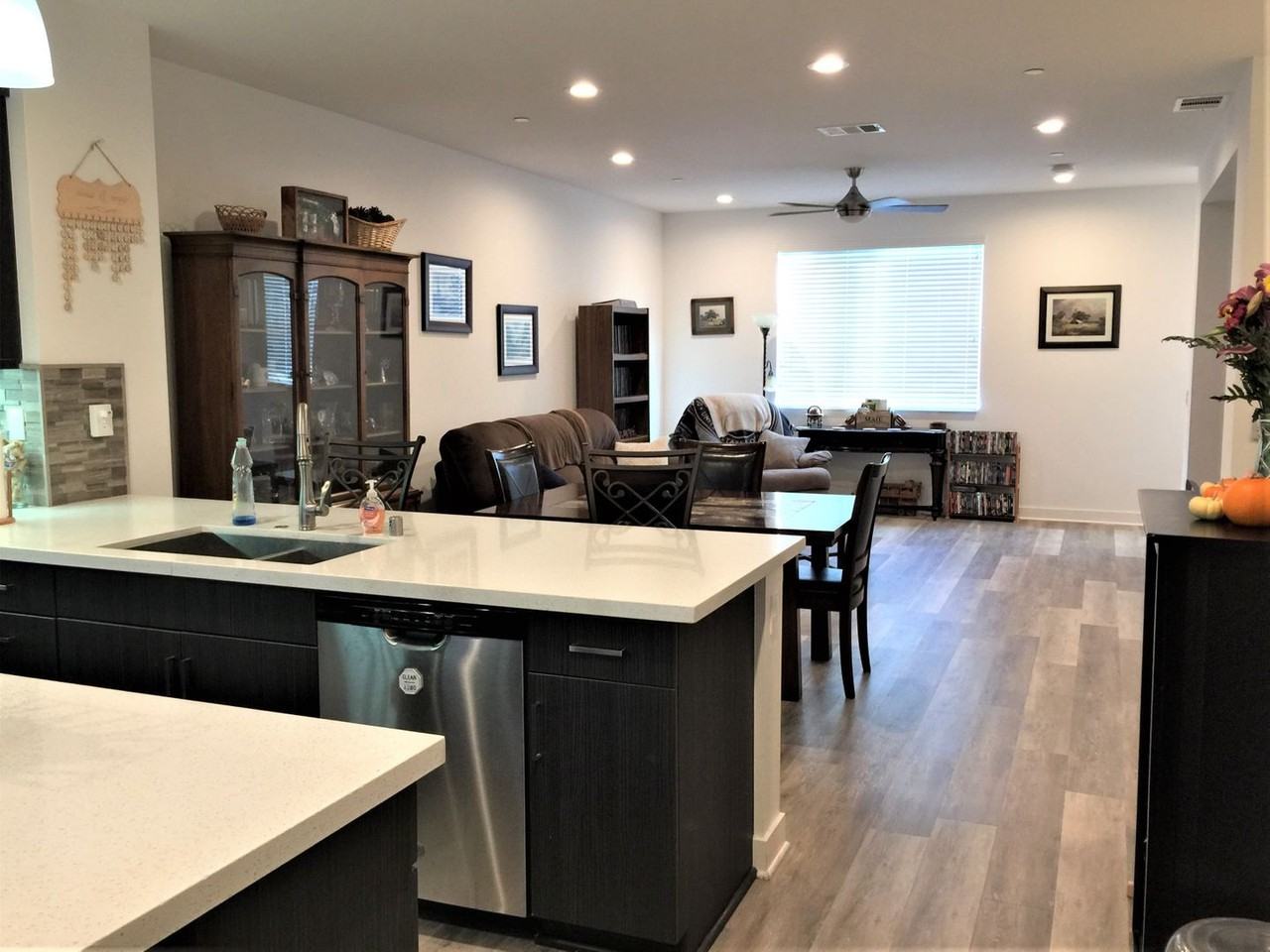 752 Shoreline Rd - Photo 6 of 27