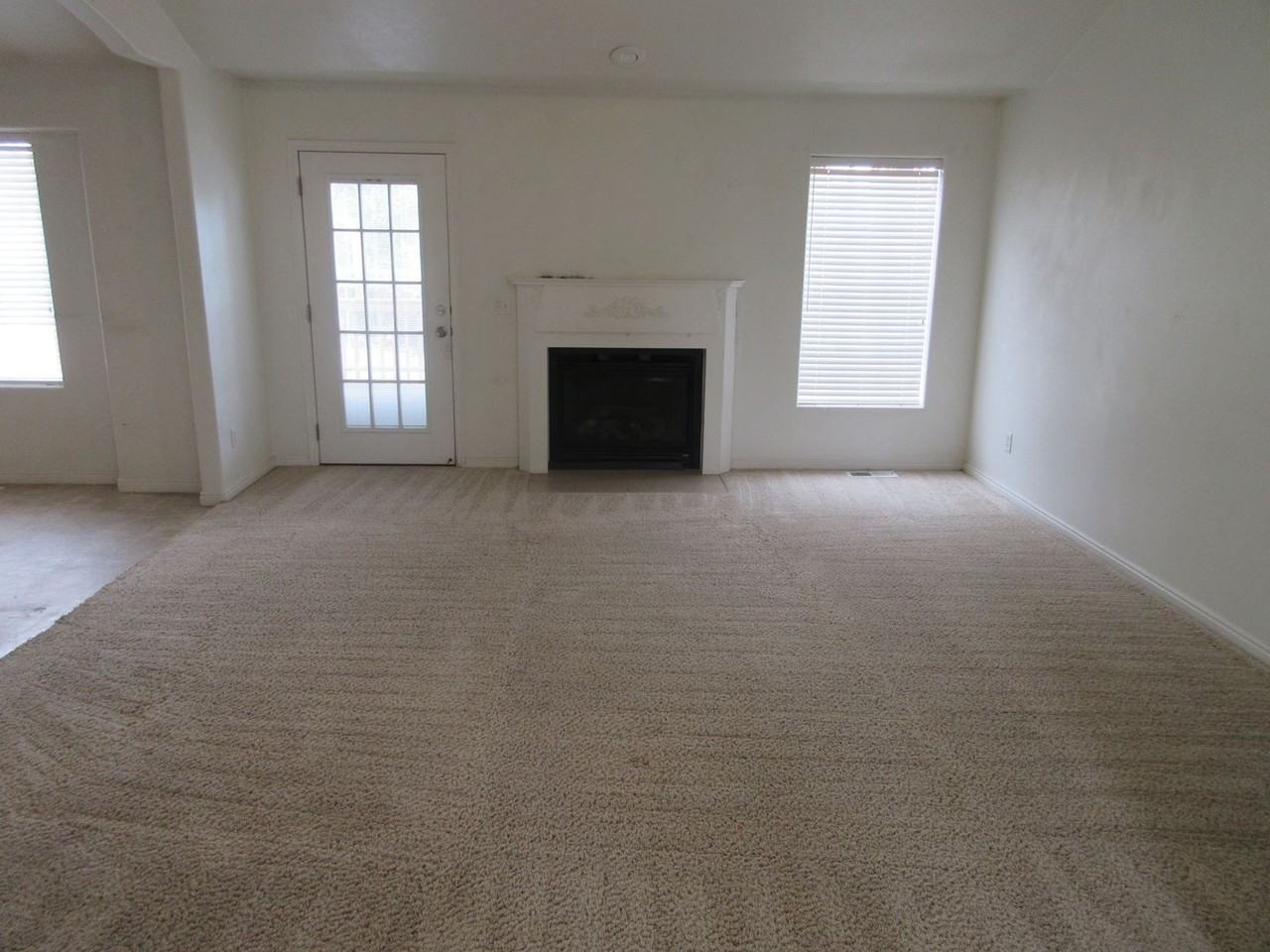917 S Laurie Ln - Photo 6 of 16
