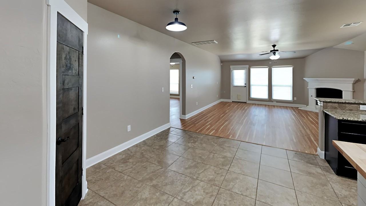 11305 Nw 94th St - Photo 6 of 18