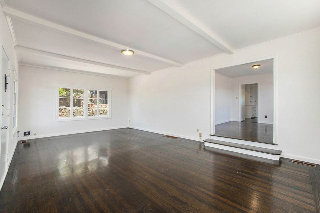 3126 Herriott Ave - Photo 3 of 12