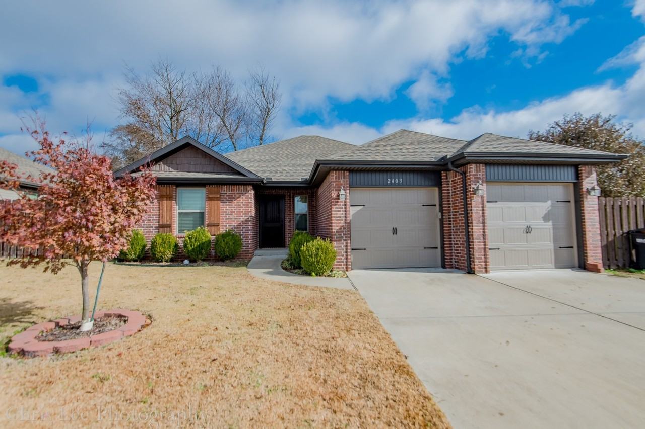 2403 S 11th Pl - Photo 2 of 23