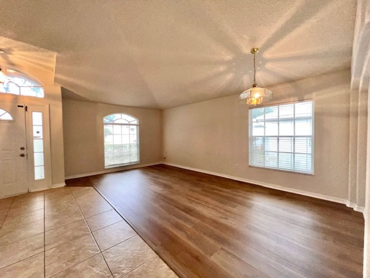 4119 Coralbrooke Grv - Photo 5 of 50