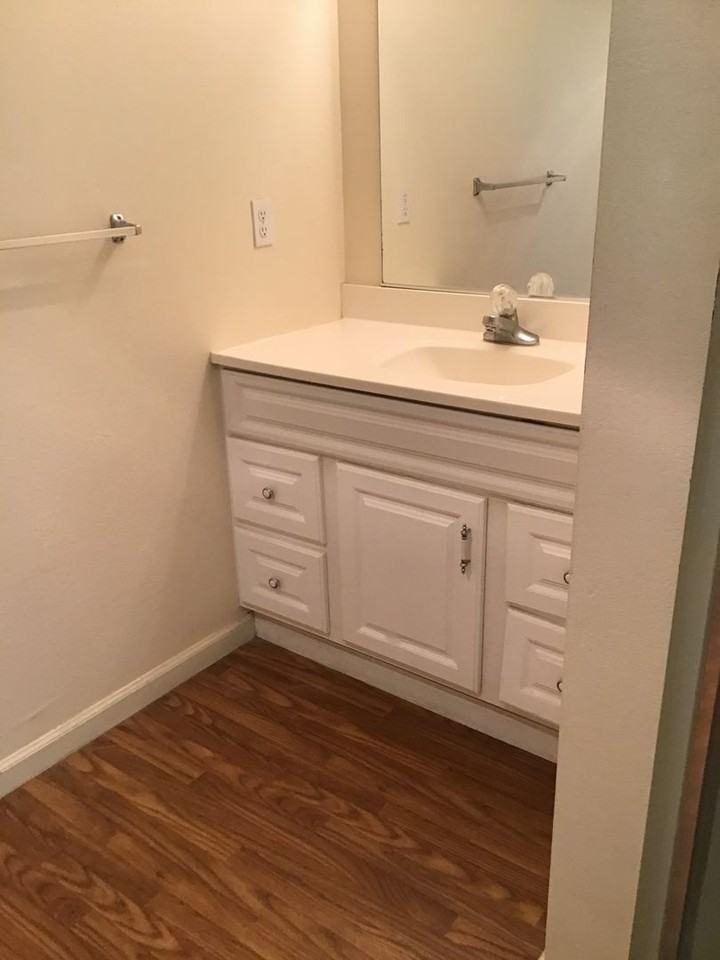 1060 Jackson Street - Photo 5 of 10