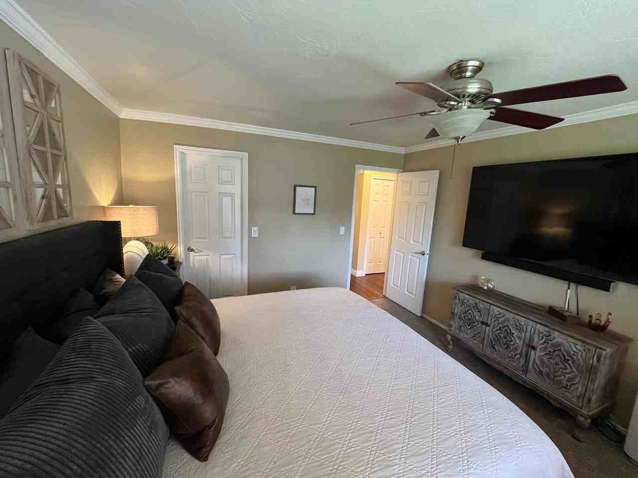 635 W Jefferson Pl #3 - Photo 5 of 12