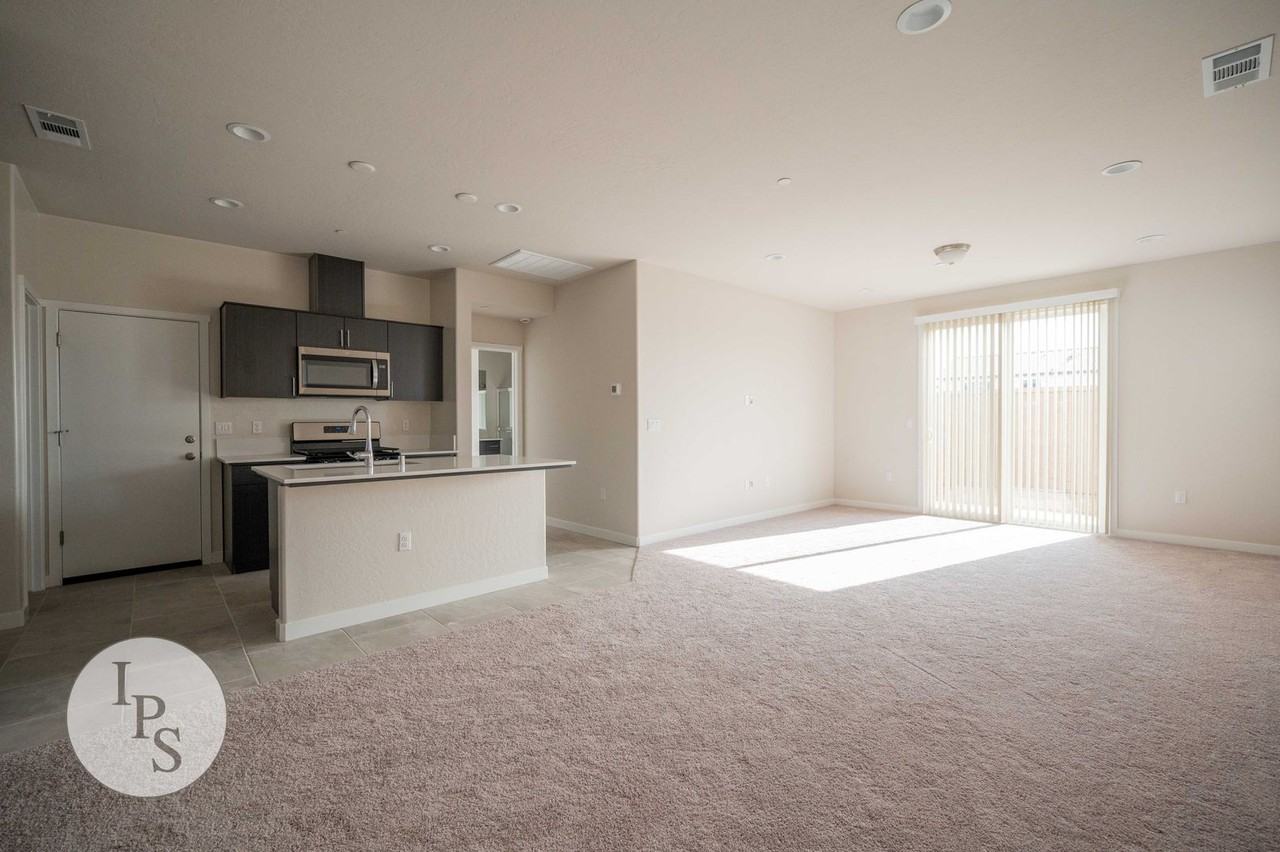 1176 Ponderosa Way W - Photo 5 of 23