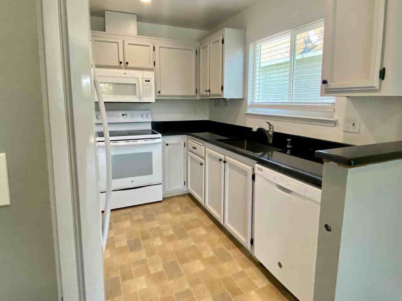 205 Almondtree Ln - Photo 3 of 10