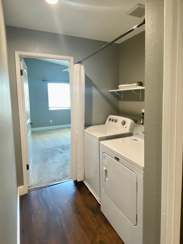205 Almondtree Ln - Photo 4 of 10