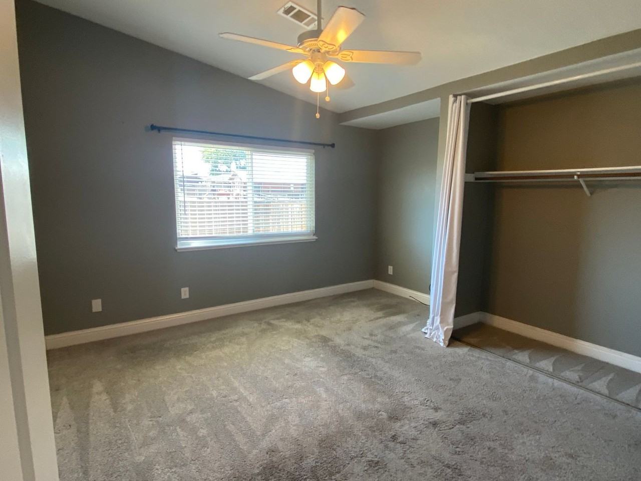 205 Almondtree Ln - Photo 5 of 10