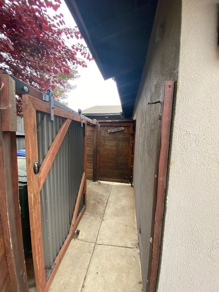 Weston Circle - Photo 3 of 50