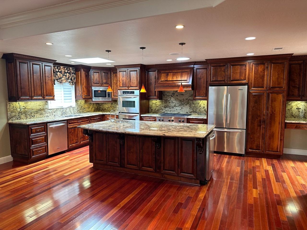 5511 Dwight Ave - Photo 2 of 19