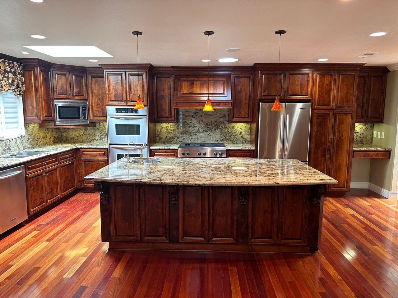 5511 Dwight Ave - Photo 3 of 19