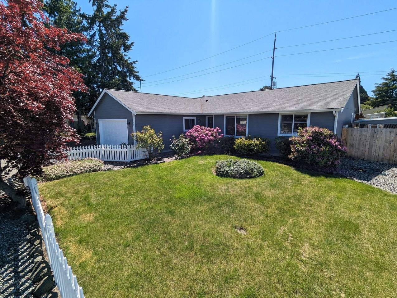 401 N Matriotti Ave - Photo 3 of 47