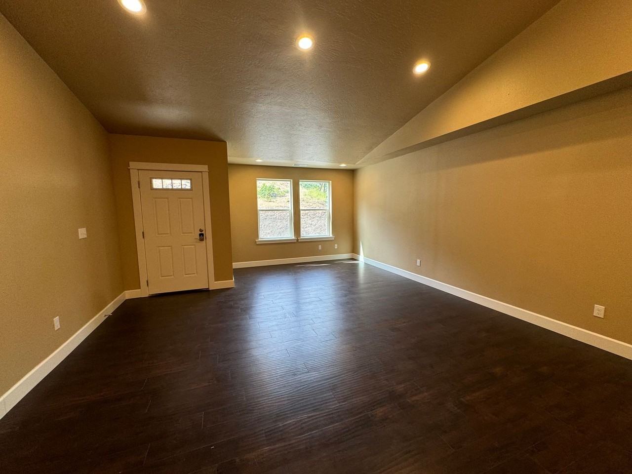 1690 Ne Alameda Ave - Photo 4 of 14
