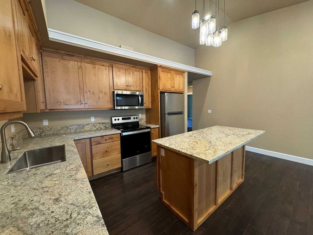 1690 Ne Alameda Ave - Photo 5 of 14