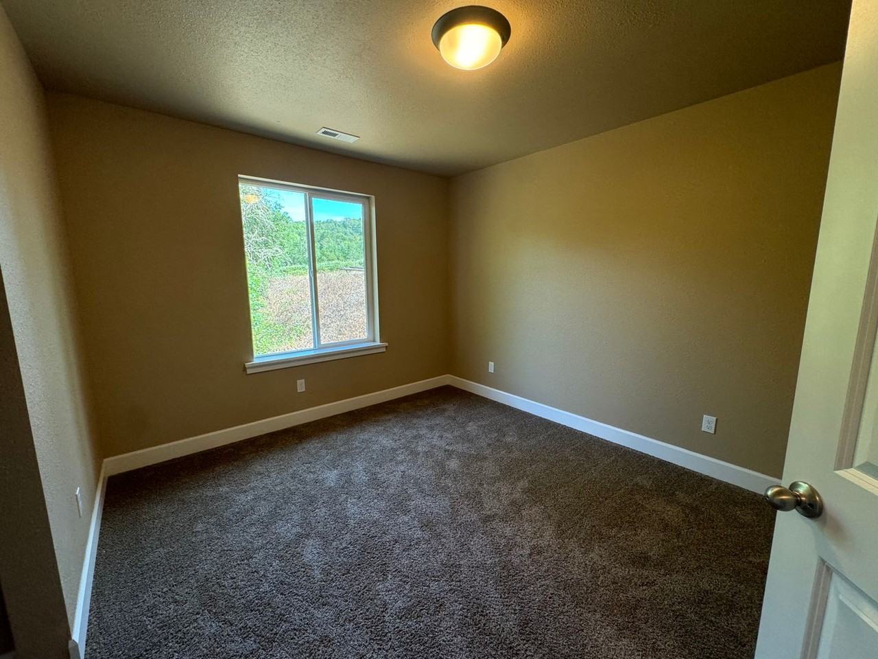 1690 Ne Alameda Ave - Photo 6 of 14