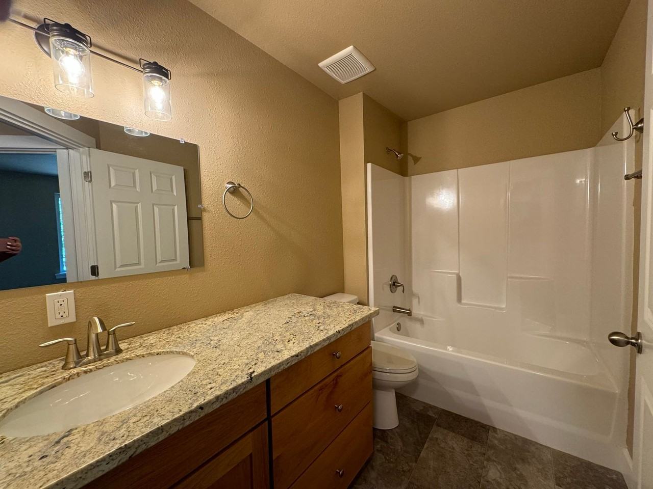 1690 Ne Alameda Ave - Photo 7 of 14