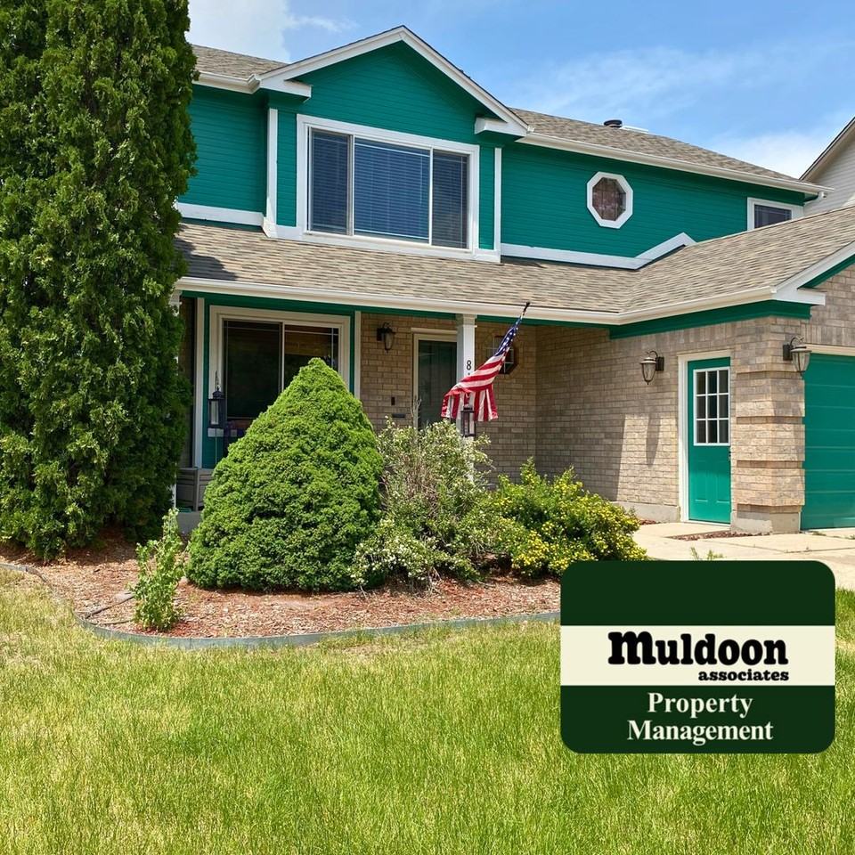 8110 Avens Cir - Photo 2 of 42