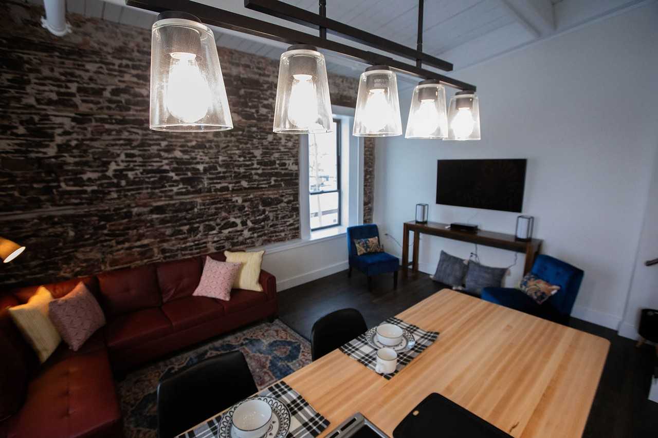 411 W Portage Ave - Photo 3 of 8