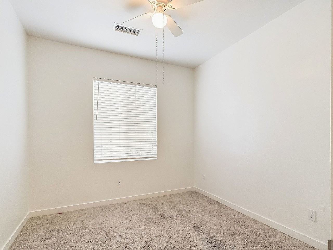 1133 N Jay Pl - Photo 5 of 38