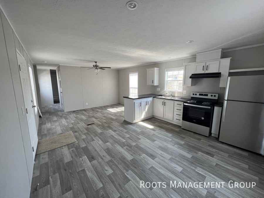 17 Ronald Dr #R17 - Photo 2 of 6